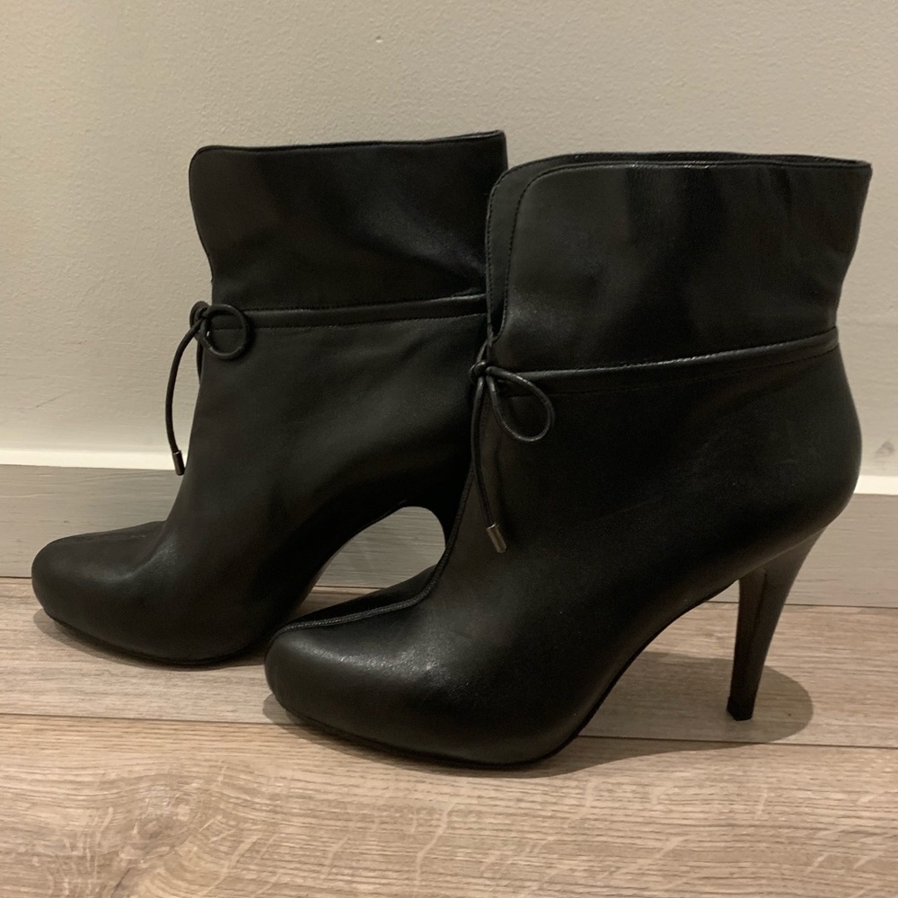 Women Banana Republic booties